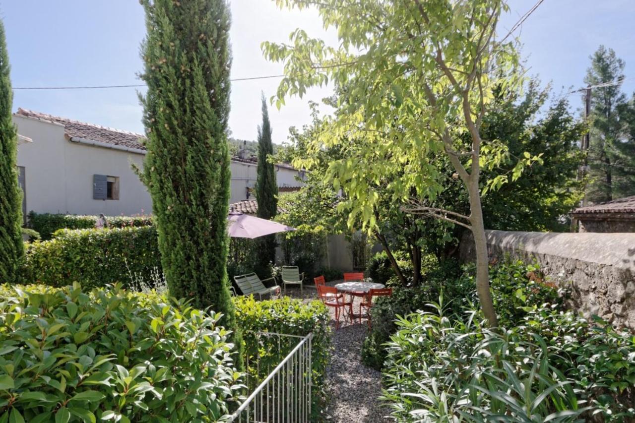 Private Furnished Apartment With All Comfort Has A Garden In A Green Space Meyreuil Exterior photo