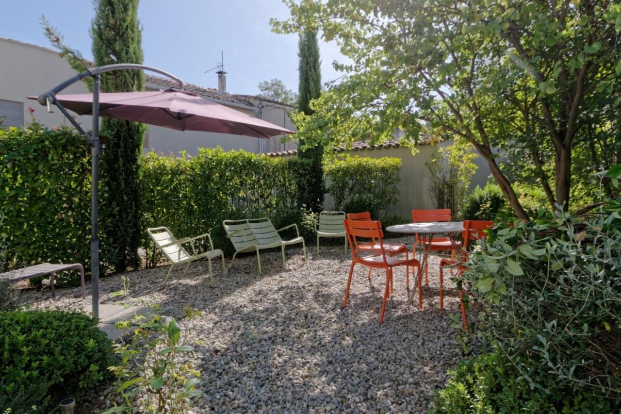 Private Furnished Apartment With All Comfort Has A Garden In A Green Space Meyreuil Exterior photo
