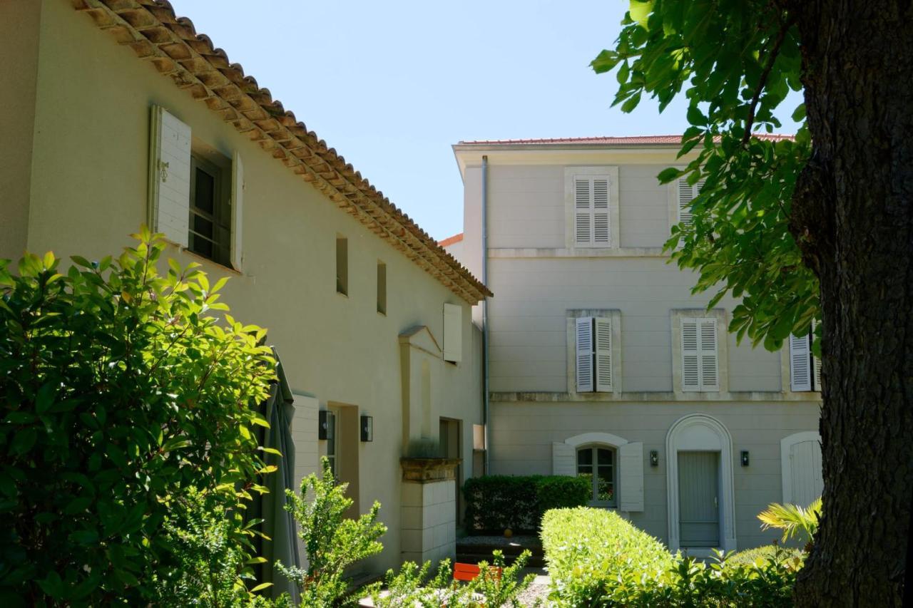Private Furnished Apartment With All Comfort Has A Garden In A Green Space Meyreuil Exterior photo